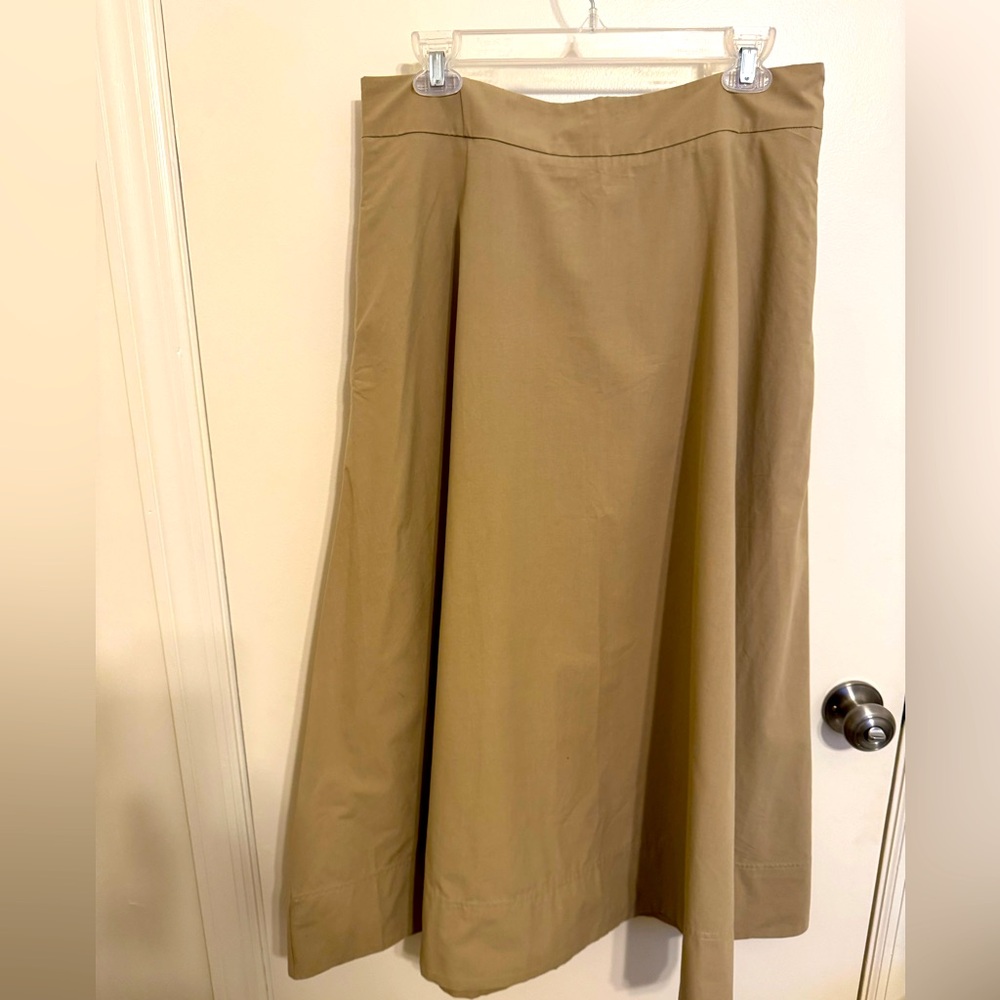 New Banana Republic tan wide skirt with pockets